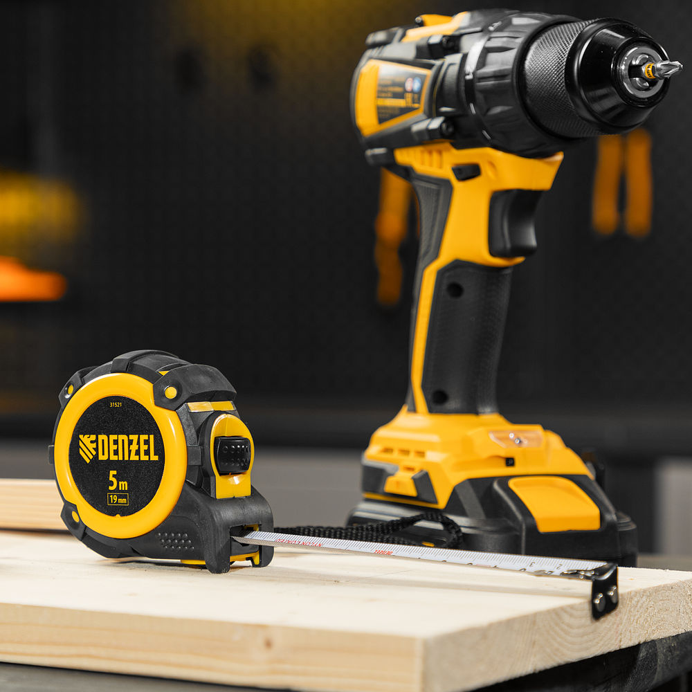 Рулетка 5м х 19мм, автоматич. фиксац., нейлон. покрытие, магнит. зацеп, двухстор. разметка Denzel