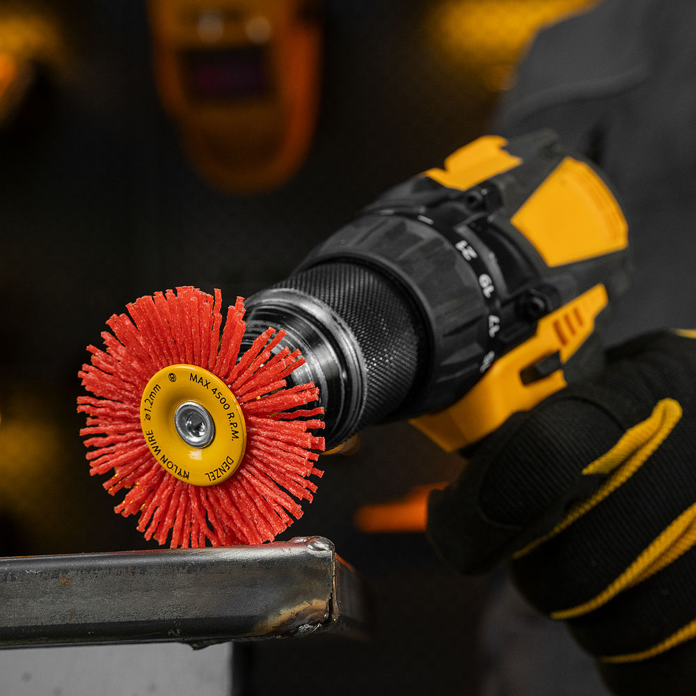 Щетка для дрели, 65 мм, Плоская, со шпилькой, нейлоновая щетина Denzel (74433)