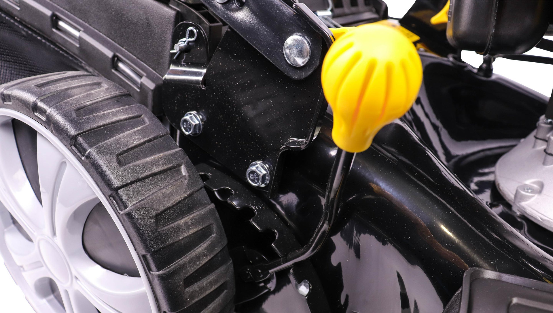 Газонокосилка CHAMPION LM4627 (2,6кВт привод 457мм 60л 25-75мм 1рычаг/7, 28,7кг 4в1) (LM4627)