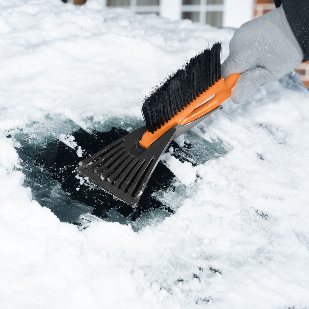 Щетка-сметка для снега со скребком, 400 мм Sparta (552915)