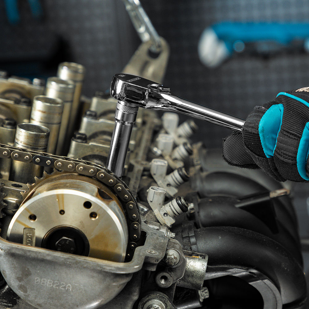 Ключ-трещотка 3/8, CrV, 120 зубьев, цельнометаллический, хром Gross