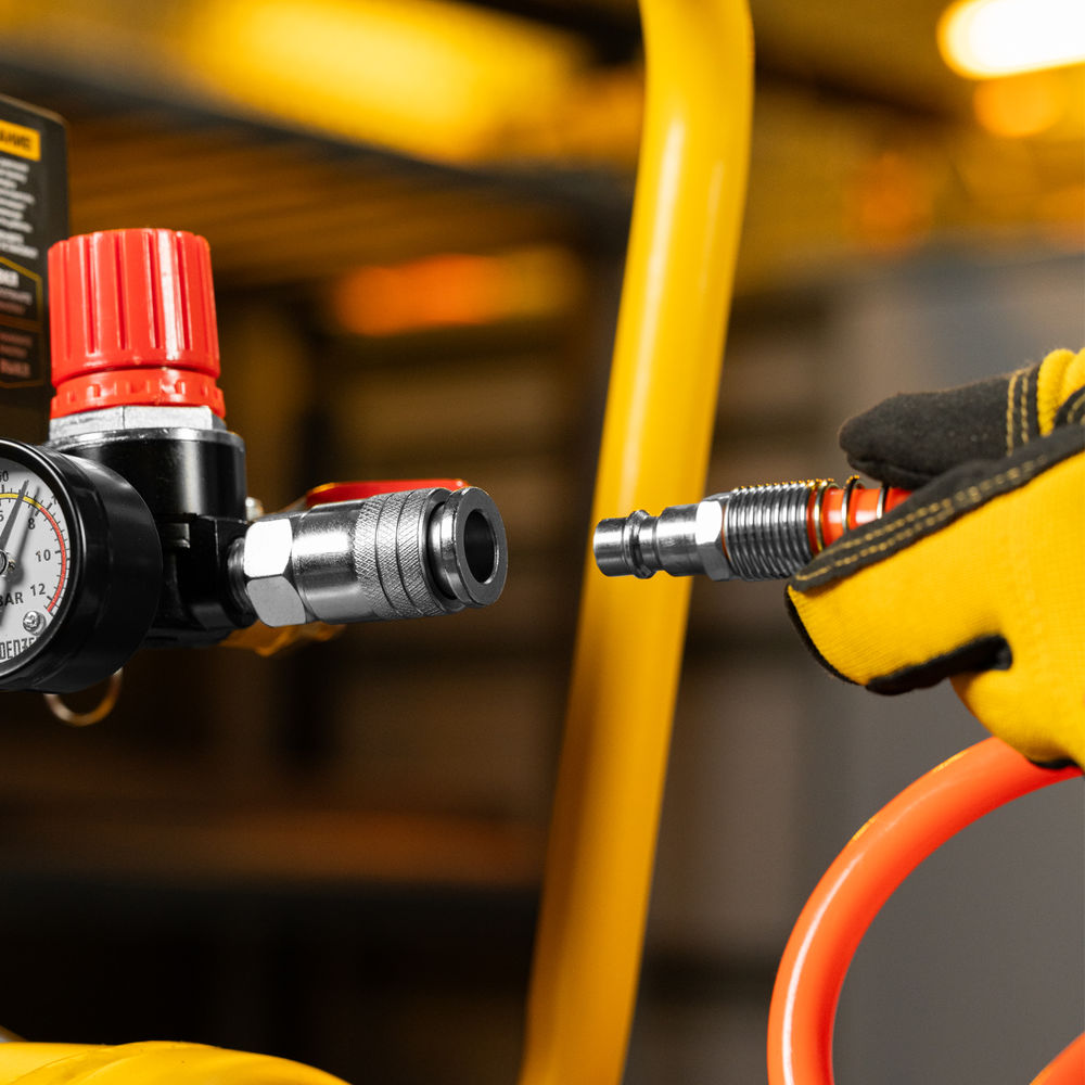 Компрессор безмасл. малошумный DLP-950/24, 950Вт,24 л, 2850 об/мин, 170 л/мин Denzel (58142)