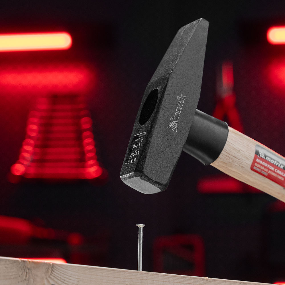 Молоток слесарный, 500 г, квадратный боек, деревянная рукоятка Matrix