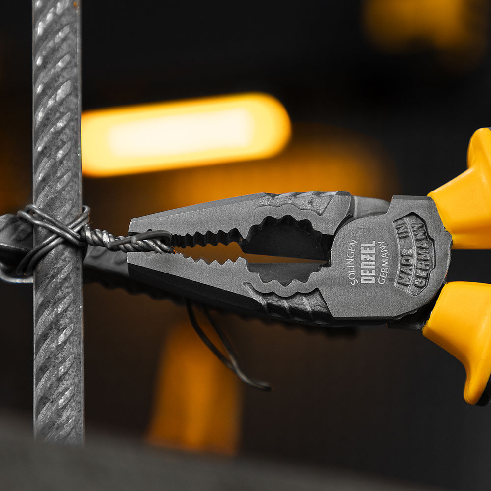 Плоскогубцы комбинированные 205 мм, трехкомпонентные рукоятки Denzel (17082)