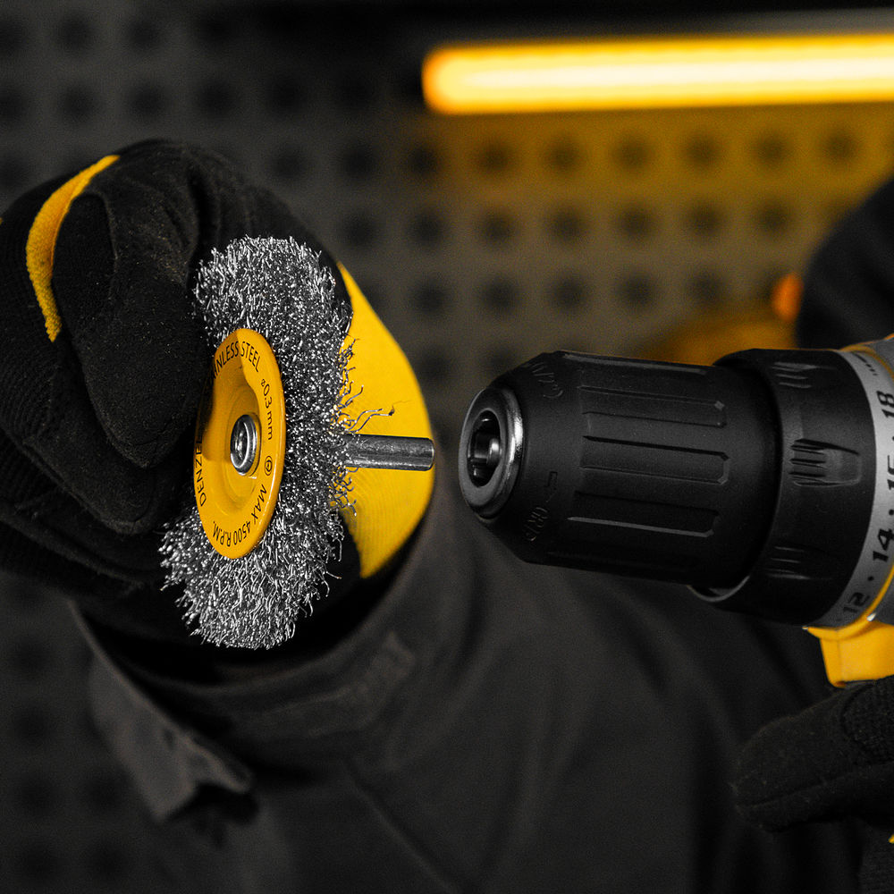 Щетка для дрели, 75 мм, Плоская, со шпилькой, нержавеющая витая проволока Denzel (744603)