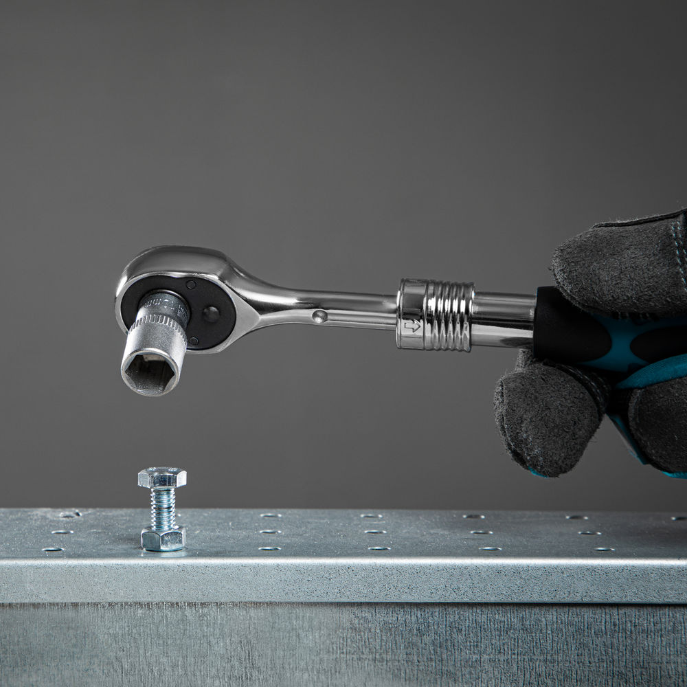 Ключ-трещотка телескопический 1/4, 150-200 мм, CrV, 72 зуба, с быстрым сбросом, хром Gross