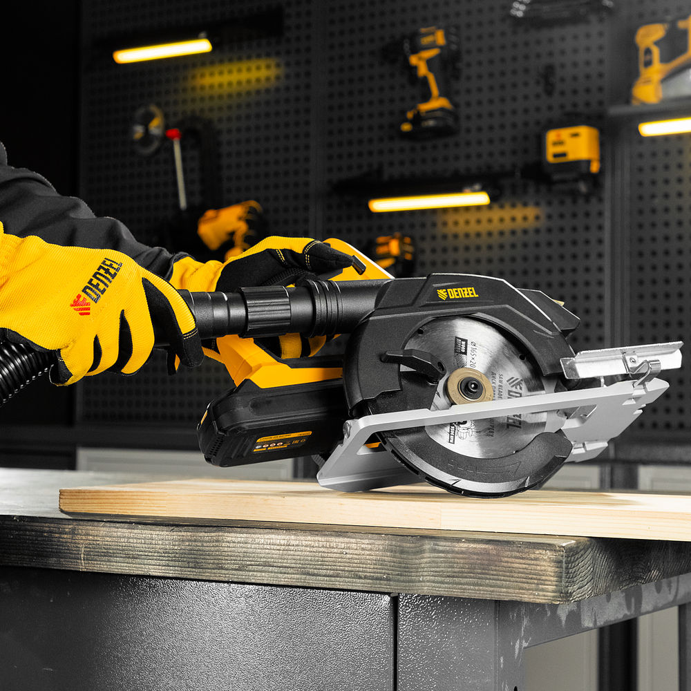 Пылесос строительный RVC30, 1400 Вт, бак 30 л, шланг 3 м, розетка с автосинхр. Denzel (28203)