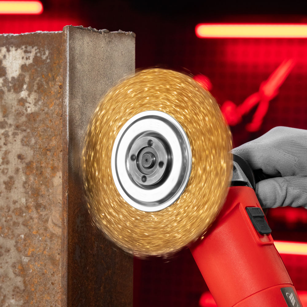 Щетка для УШМ, 150 мм, посадка 22.2 мм, плоская, латунированная витая проволока Matrix (74664)