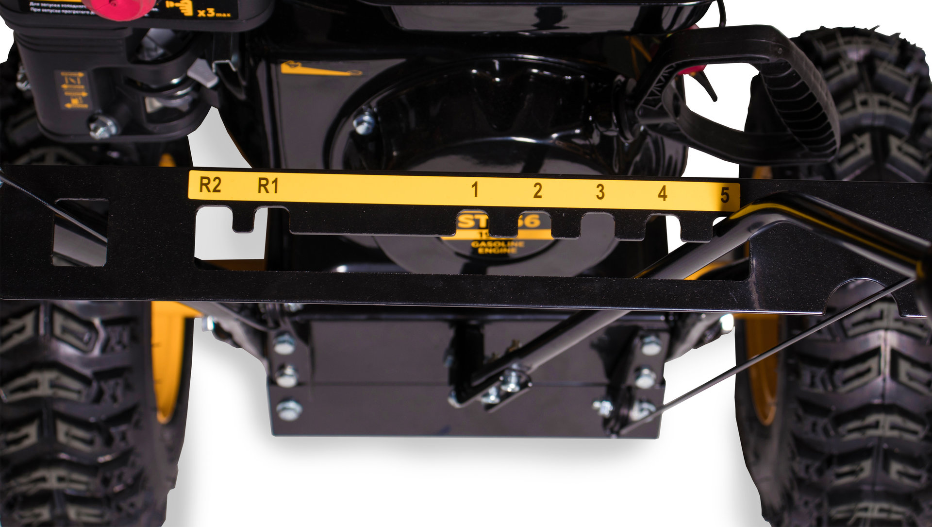 Снегоотбрасыватель CHAMPION ST656 (6,5лс 56см 5F/2R колеса 3,6л 72кг руч.стартер) (ST656)