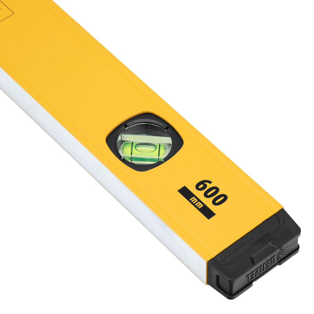 Уровень алюминиевый, магнит, фрезерованный, 3 глазка (1 зеркал.) 0,5 мм/м, 600 мм Denzel (33691)