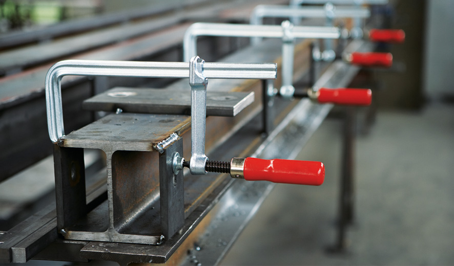 Струбцина цельнометаллическая classiX 300/140, 5 кН, деревянная ручка GS30 BE-GS30