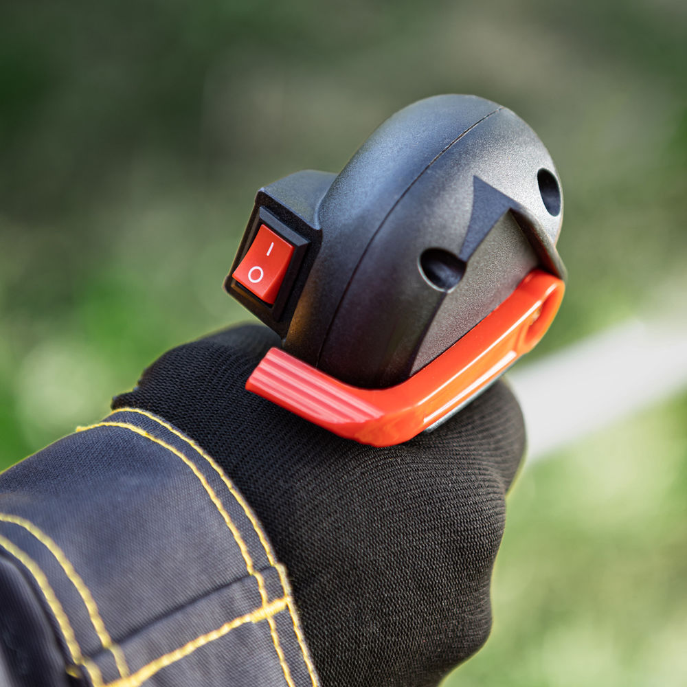 Триммер бензиновый DGT 330, 33 см3, 1.8 л. с, неразъемная штанга, состоит из 2 частей Denzel (96234)