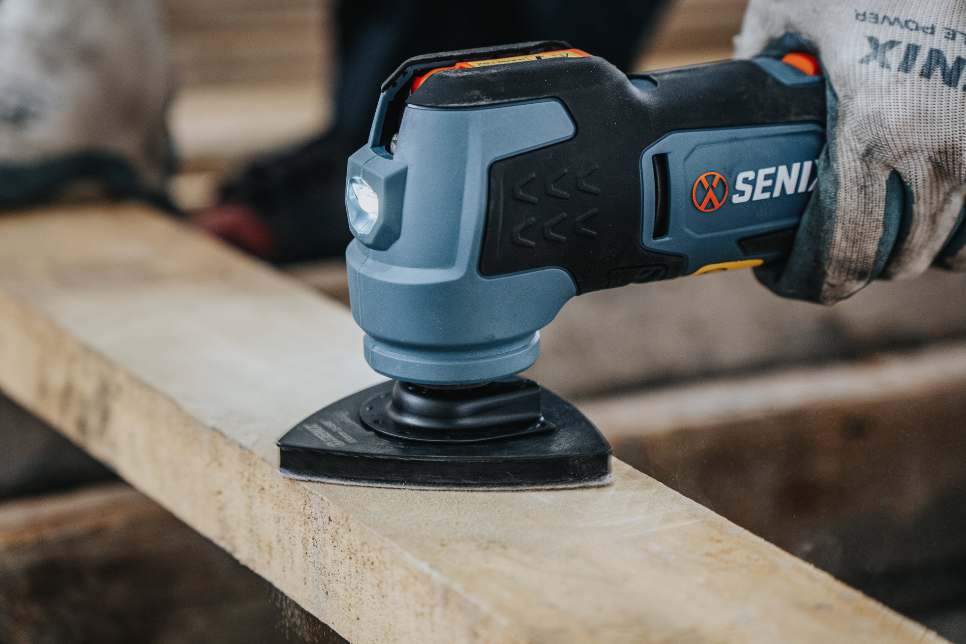 Реноватор (многофункциональный инструмент), с 1 АКБ, 1 ЗУ X2 20В