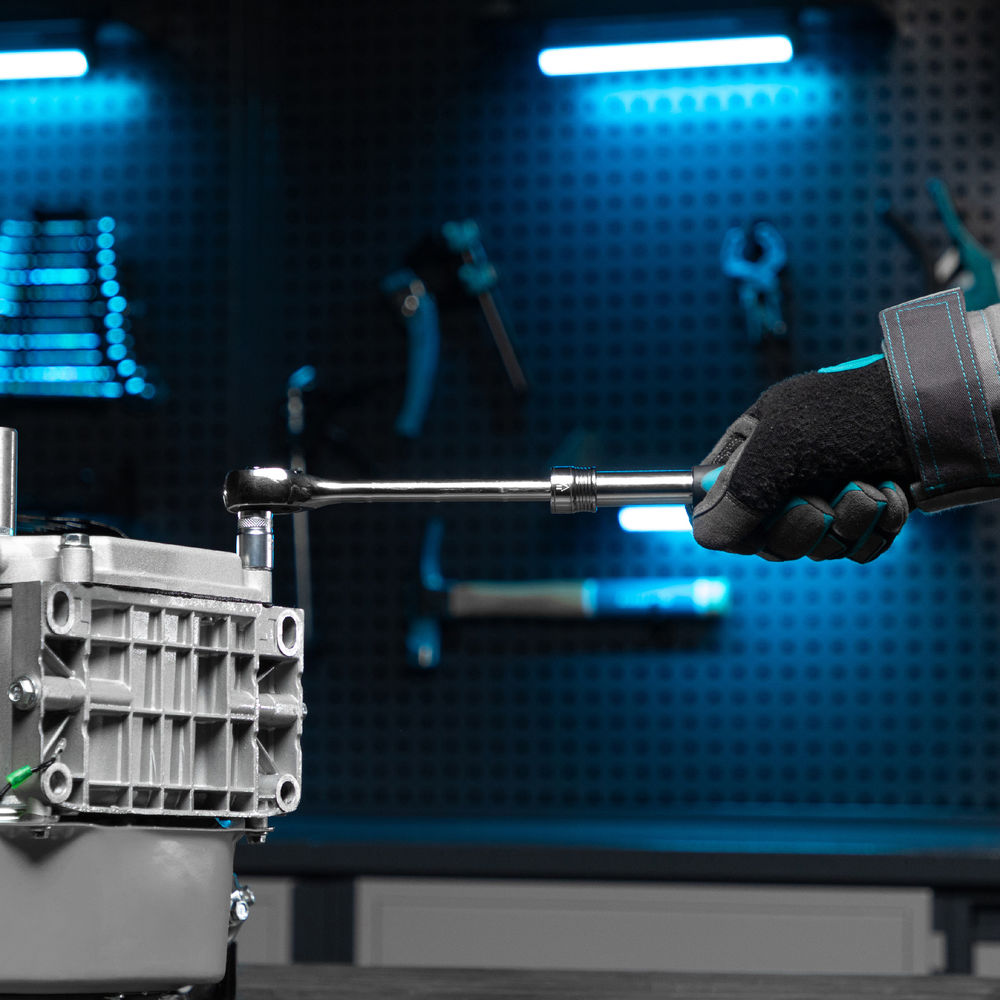 Ключ-трещотка телескопический 3/8, 215-315 мм, CrV, 72 зуба, с быстрым сбросом, хром Gross