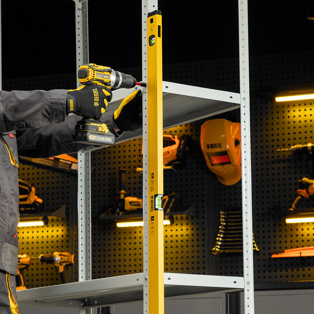 Уровень алюминиевый, магнит, фрезерованный, 3 глазка (1 зеркал.) 0,5 мм/м, 1200 мм Denzel (33694)