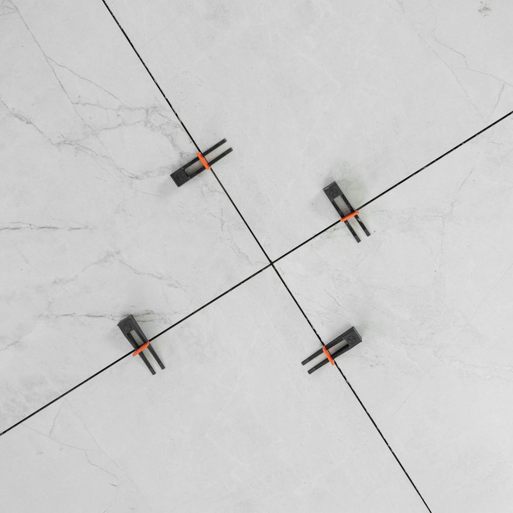 Система выравнивания плитки (СВП) комплект: зажимы, клинья (50/50 шт) упаковка ведро Сибртех (88070)