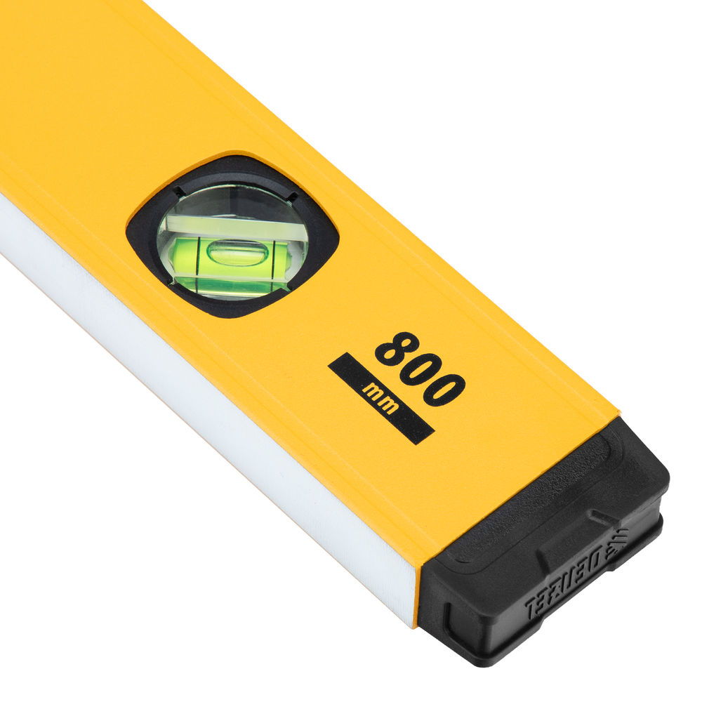 Уровень алюминиевый, магнит, фрезерованный, 3 глазка (1 зеркал.) 0,5 мм/м, 800 мм Denzel (33692)