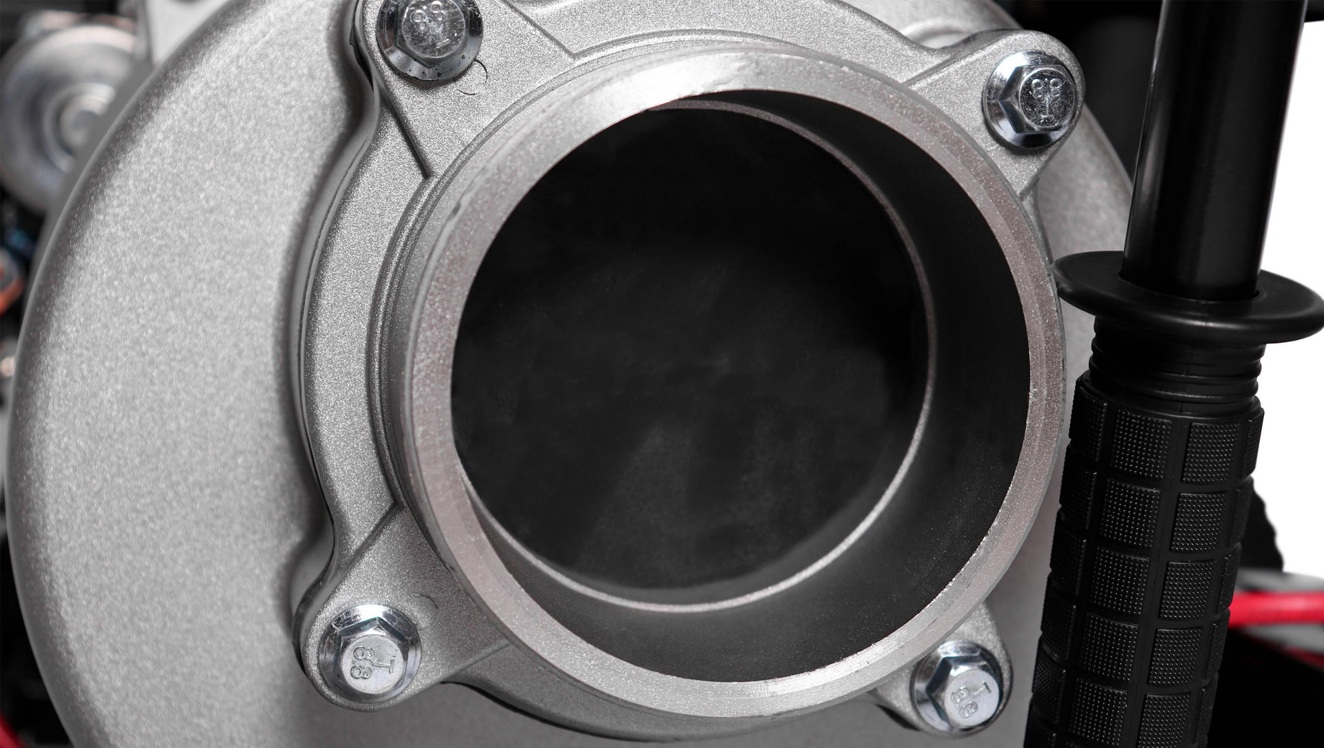 Мотопомпа CHAMPION GP100E (PRO, 4 1800л/мин 6/30 9лс 6,5л 50,1кг эл.стартер, колеса) (GP100E)