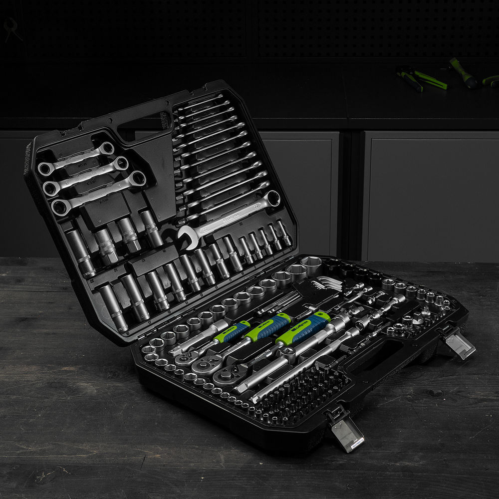 Набор инструментов, 1/2, 3/8, 1/4, пластиковый кейс 160 предм. Сибртех