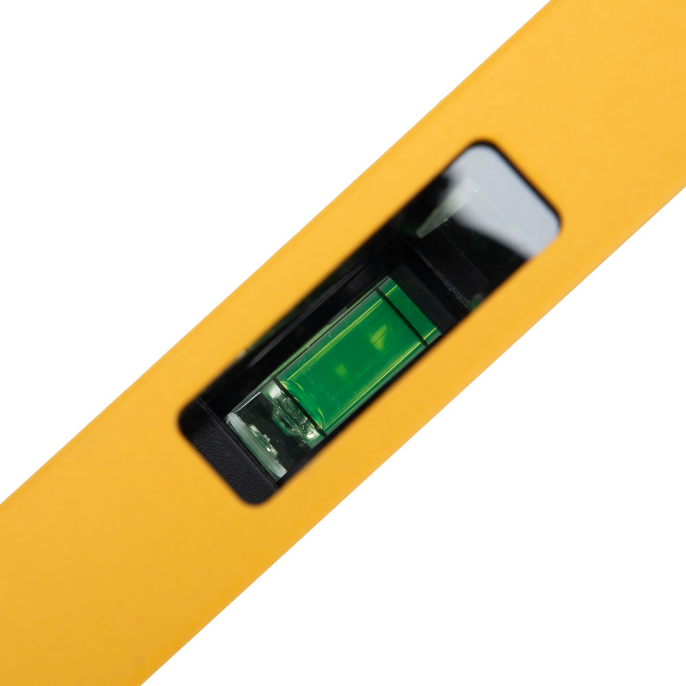 Уровень алюминиевый, магнит, фрезерованный, 3 глазка (1 зеркал.) 0,5 мм/м, 1000 мм Denzel (33693)