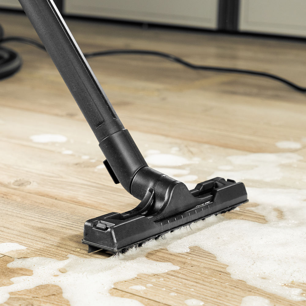 Пылесос строительный RVC20, 1400 Вт, бак 20 л, шланг 3 м, розетка с автосинхр. Denzel (28202)