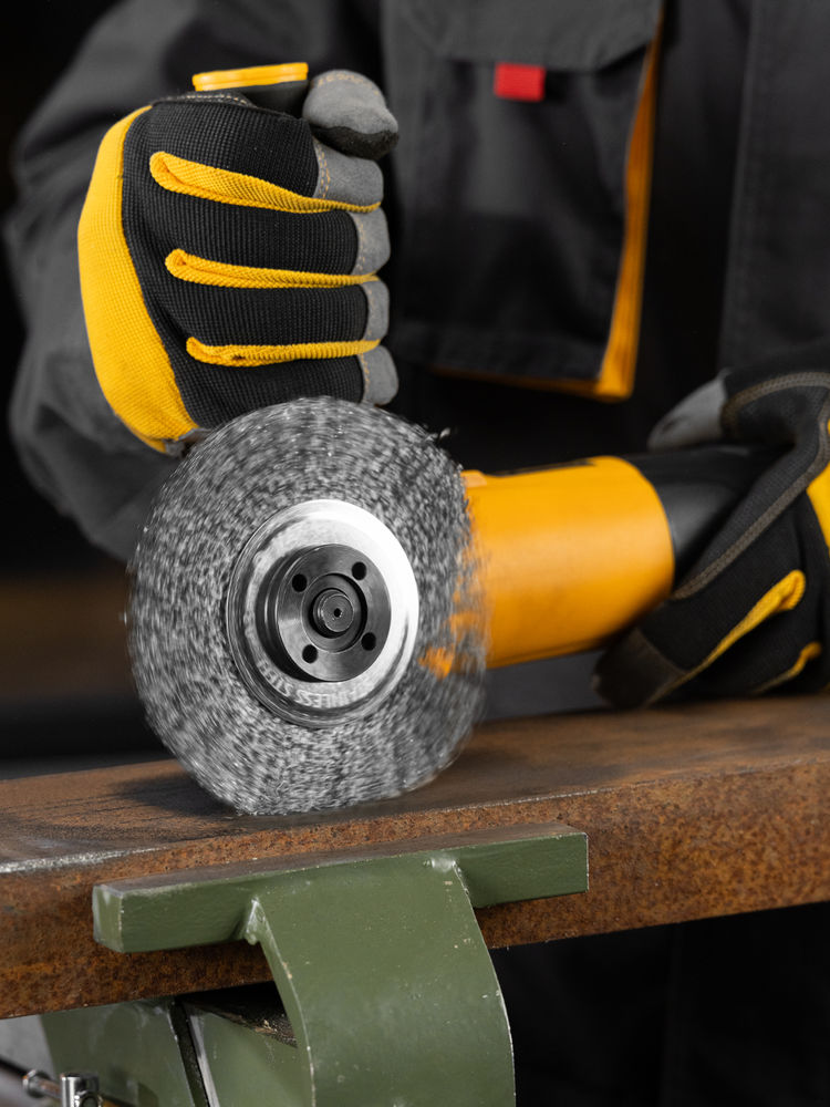 Щетка для УШМ, 125 мм, Плоская, витая нержавеющая проволока 0.3 мм, посадка 22.2 мм Denzel (746563)