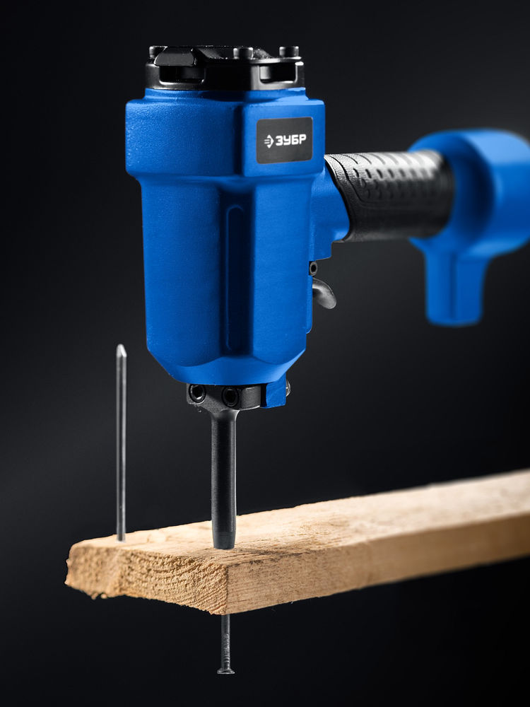 Нейлер-гвоздевыбиватель пневматический НГ-50 для гвоздей диаметром до 6 мм ЗУБР Профессионал 31939