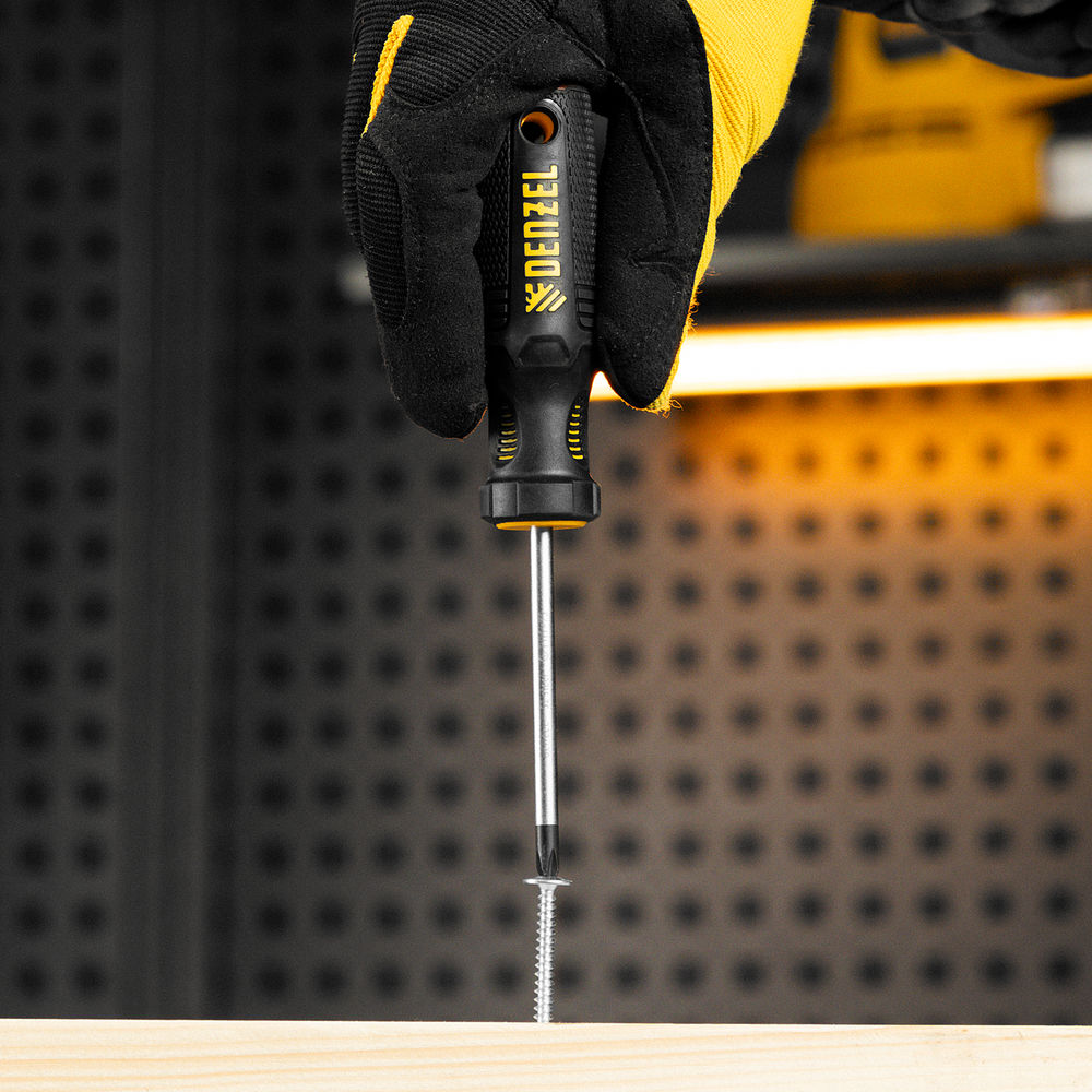 Отвертка, PH1х75 мм, S2, 3к рукоятка Denzel (121737)