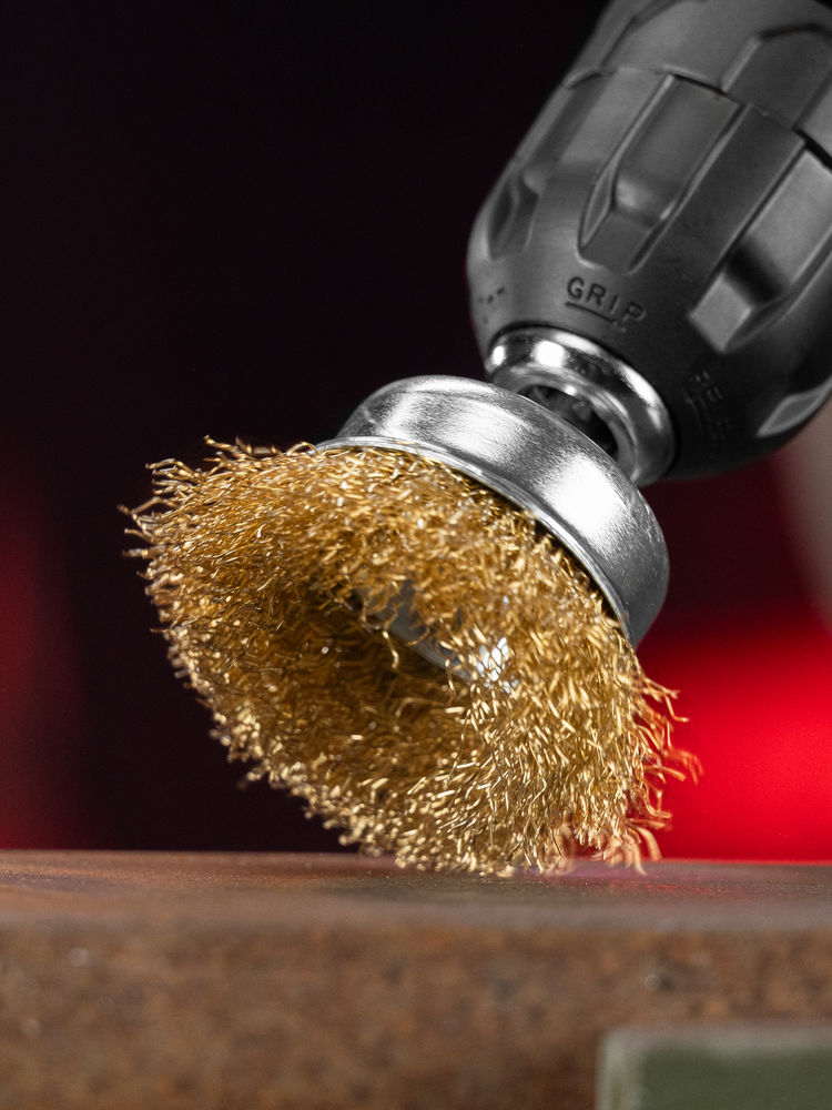 Щетка для дрели, 50 мм, чашка со шпилькой, латунированная витая проволока Matrix (74475)