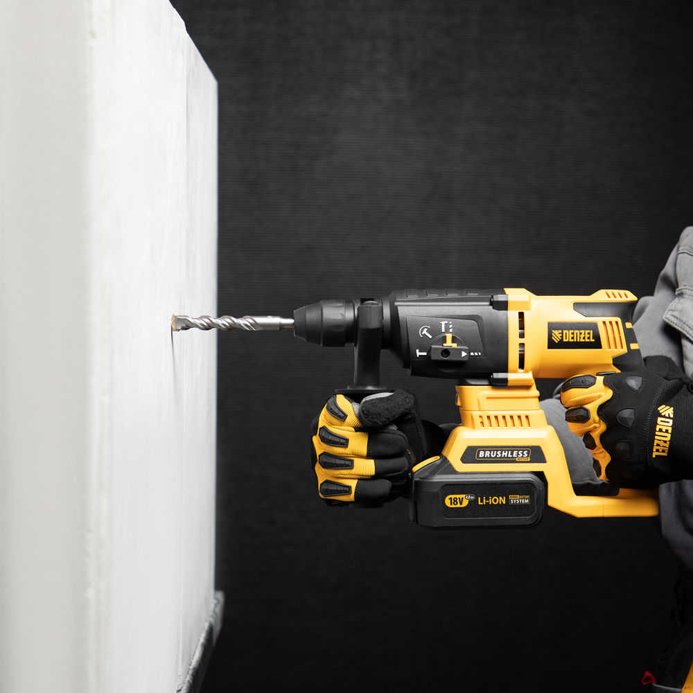 Бур по бетону, двойная спираль, три пылеотводящие кромки, 12 x 160 мм DENZEL (705023)