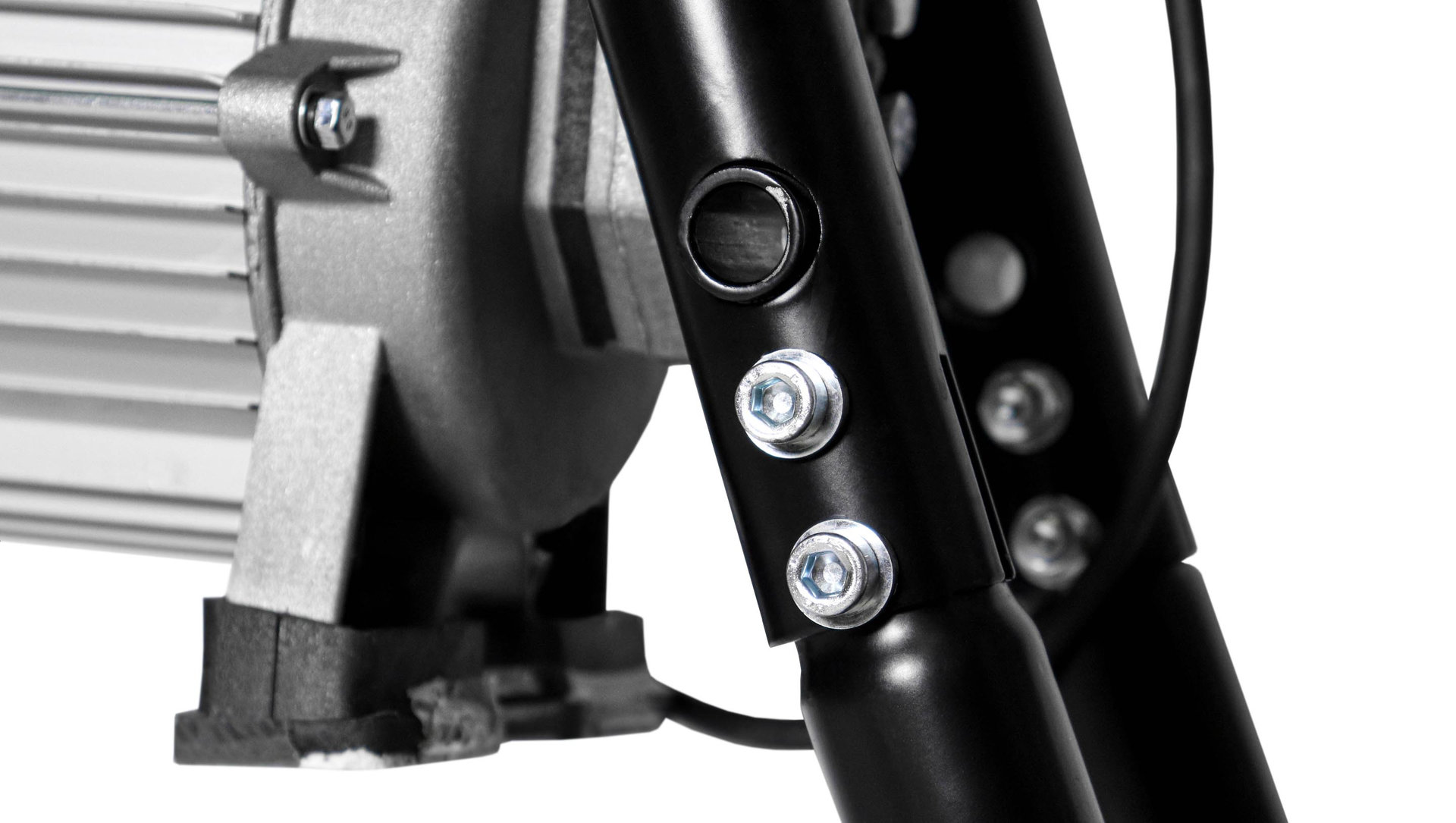 Дровокол CHAMPION LSH5001H (2,2кВт 5т 49,8кг высота1030мм,стойка+насадка для колки дров на 4 части) (LSH5001H)