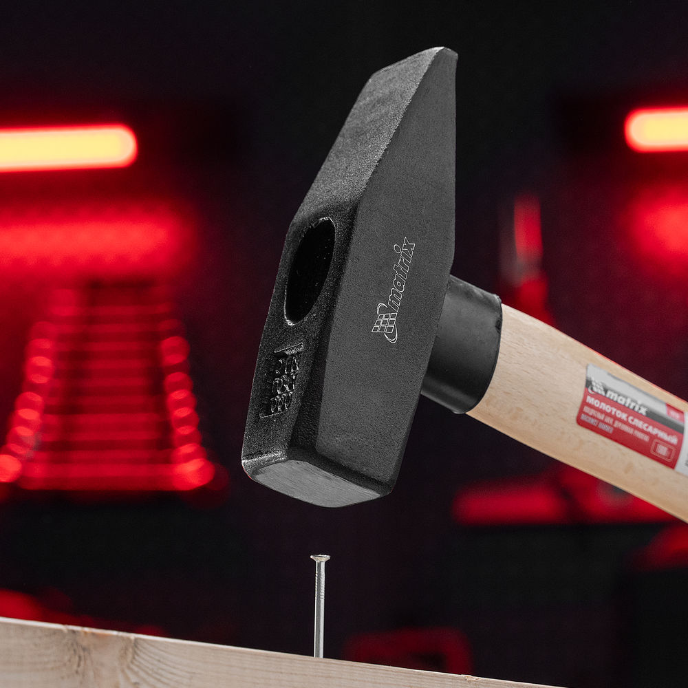 Молоток слесарный, 1000 г, квадратный боек, деревянная рукоятка Matrix