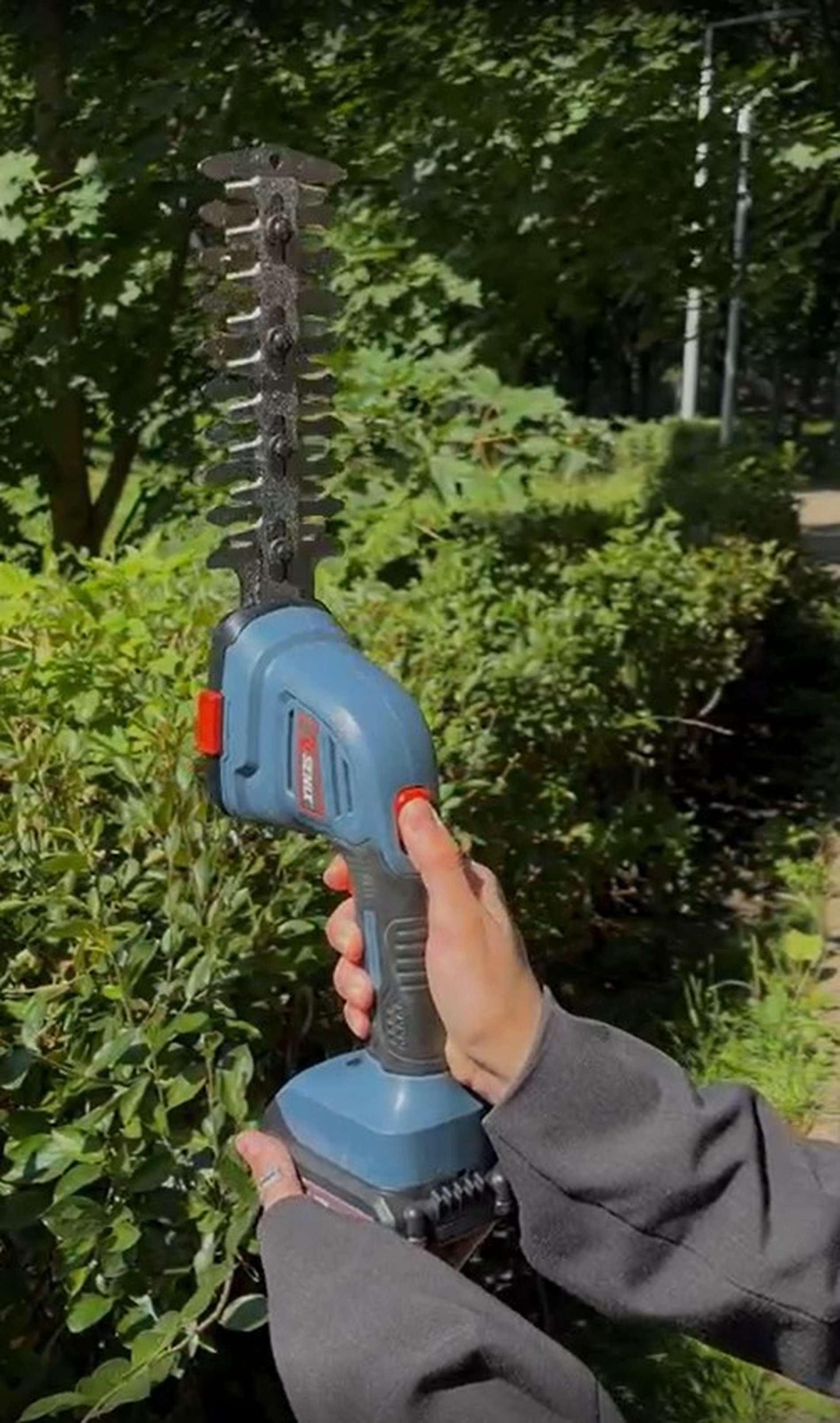 Садовые ножницы-кусторез аккумуляторные, 96 мм/ 196 мм X2 18В