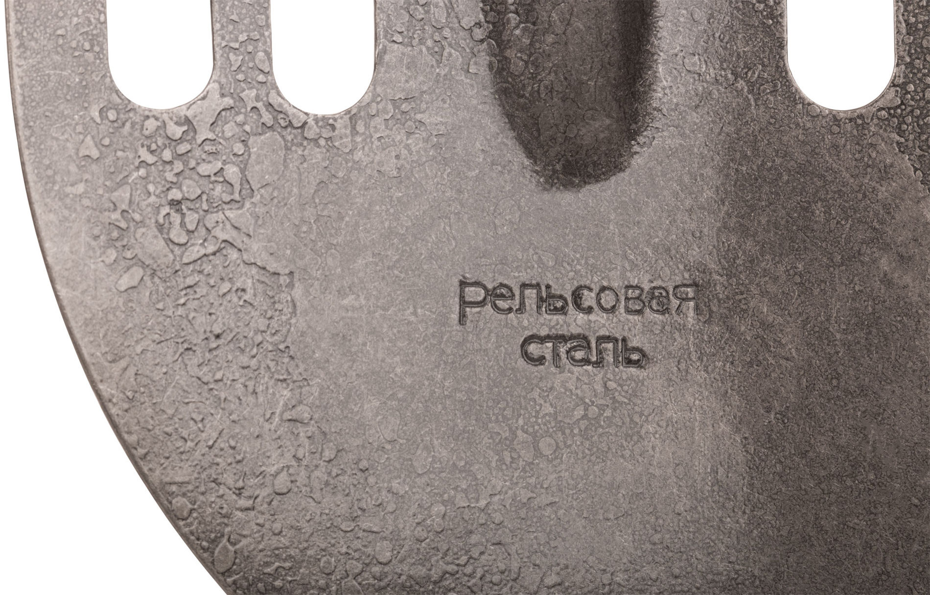 Лопата штыковая облегченная, рельсовая сталь, с деревянным черенком и V-ручкой 210х385х1200 мм (77192)