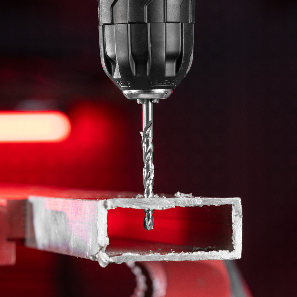 Набор сверл комбинированный, сверла по металлу 1-6 мм, бетону 4-8 мм, дереву 4-8 мм, биты 10 шт, адаптер, зенковка, 31 предмет Pro Matrix (725631)