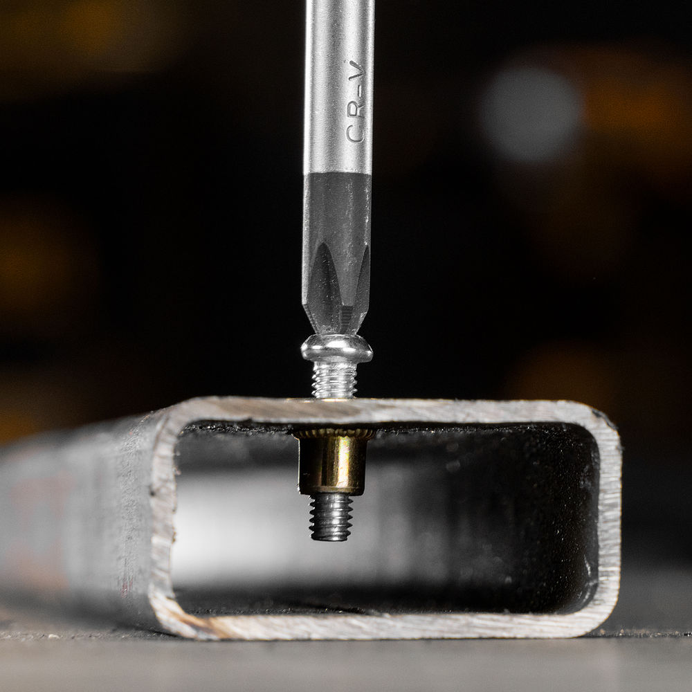 Заклепки резьбовые, стальные, оцинкованные, М4, пластиковый кейс, 140 шт. Denzel (40601)