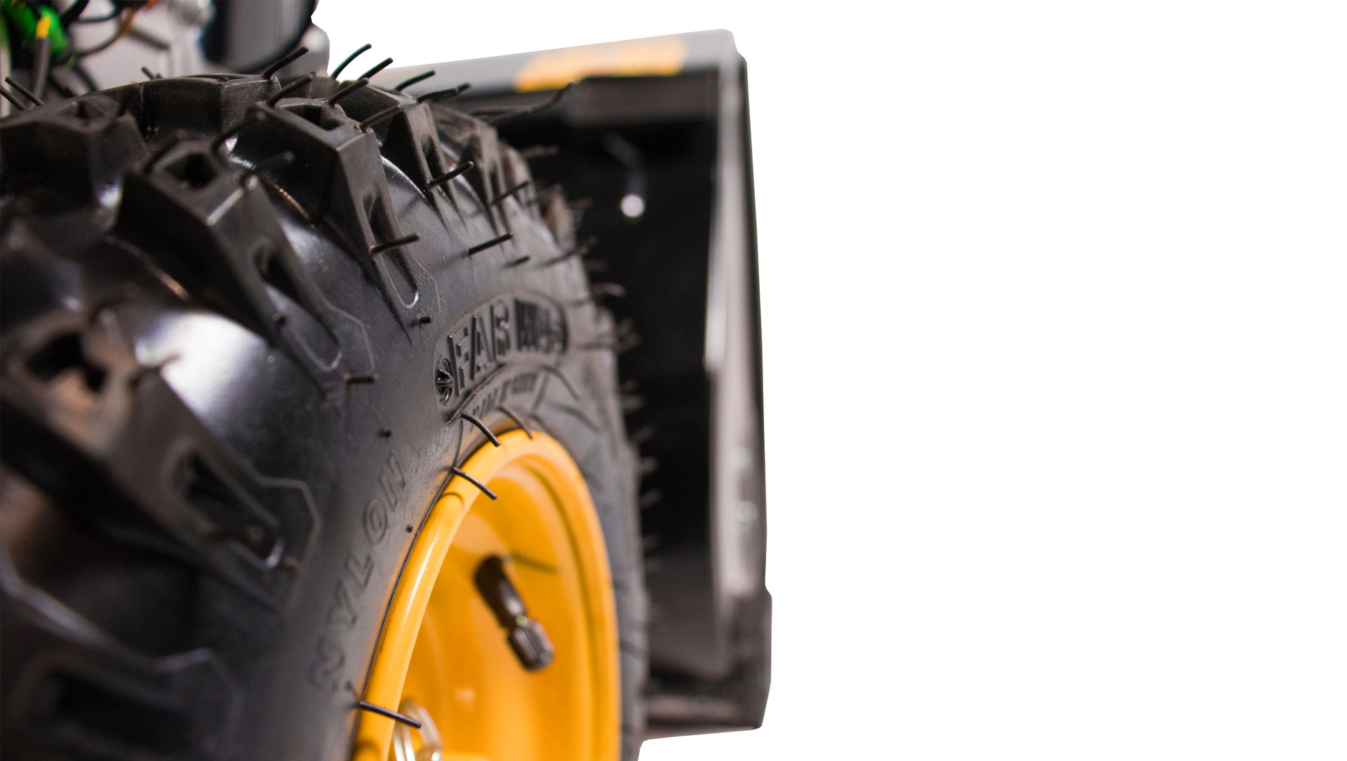 Снегоотбрасыватель CHAMPION ST553 (5,5лс 53см 4F/1R колеса 3,6л 56,5кг руч.стартер) (ST553)