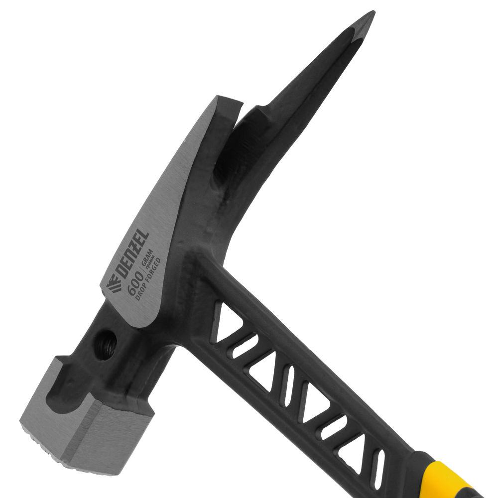 Молоток кровельщика 600 г, цельнокованый, боек с магнитом, двухкомп. обрезин. рук-ка Denzel (10623)