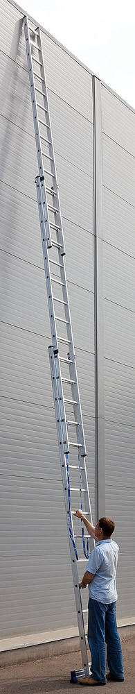 Лестница трехсекционная алюминиевая 14 ступеней, со стабилизатором СИБИН 38833-14