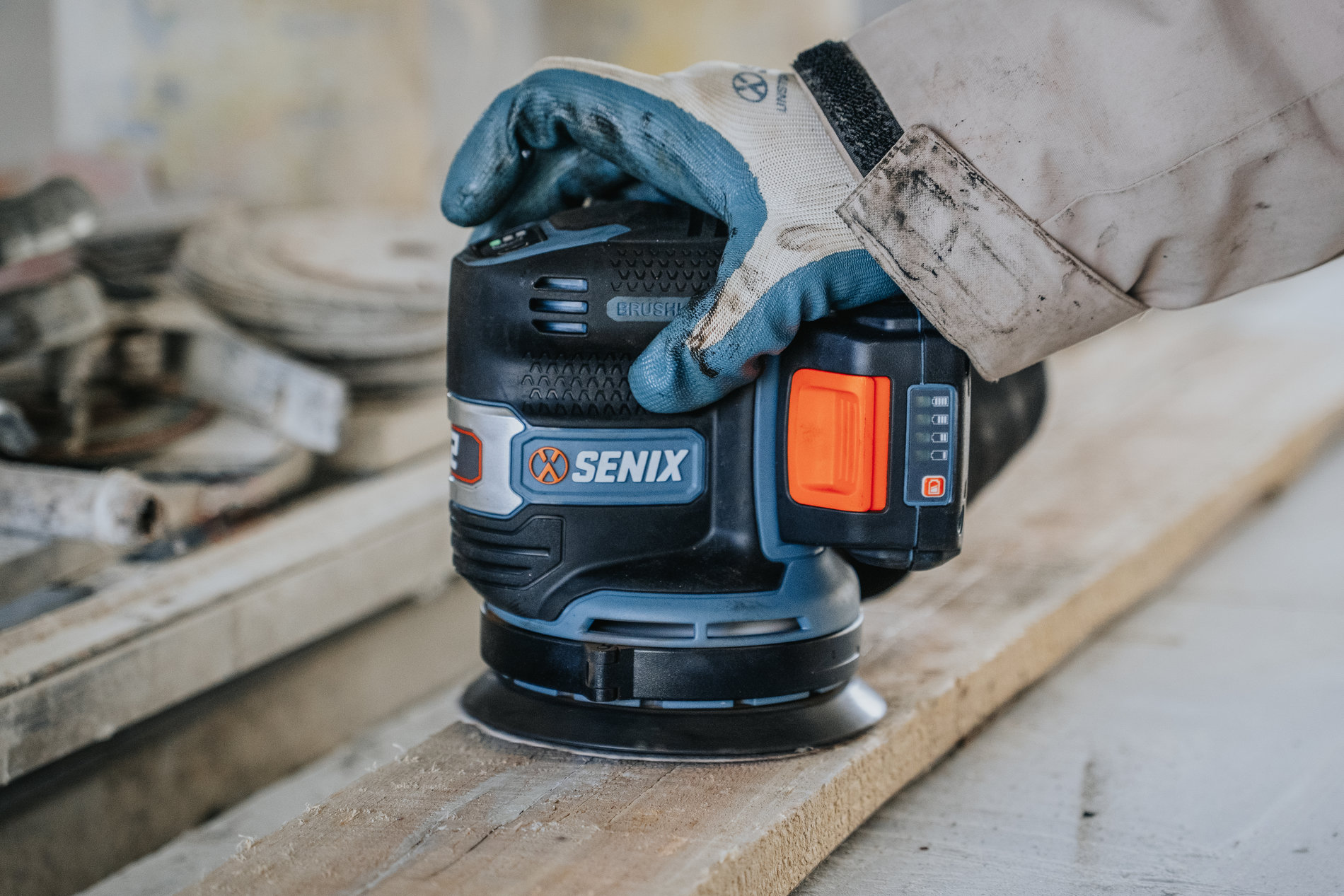 Орбитальная (эксцентриковая) шлифмашина, бесщ.дв., 125 мм, без АКБ и ЗУ X2 20В