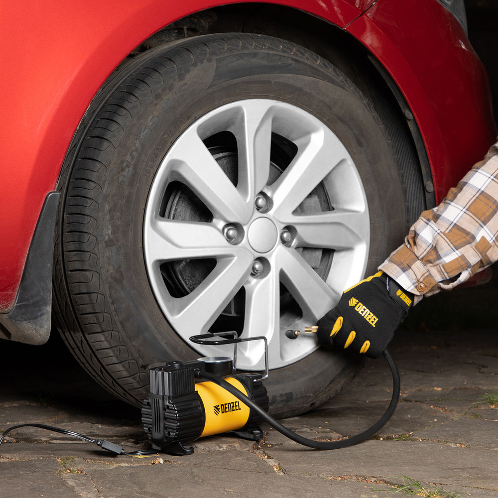 Компрессор автомобильный AC-37, 12 В, 7 атм, 37 л/мин, автомобильный предохранитель Denzel (58055)