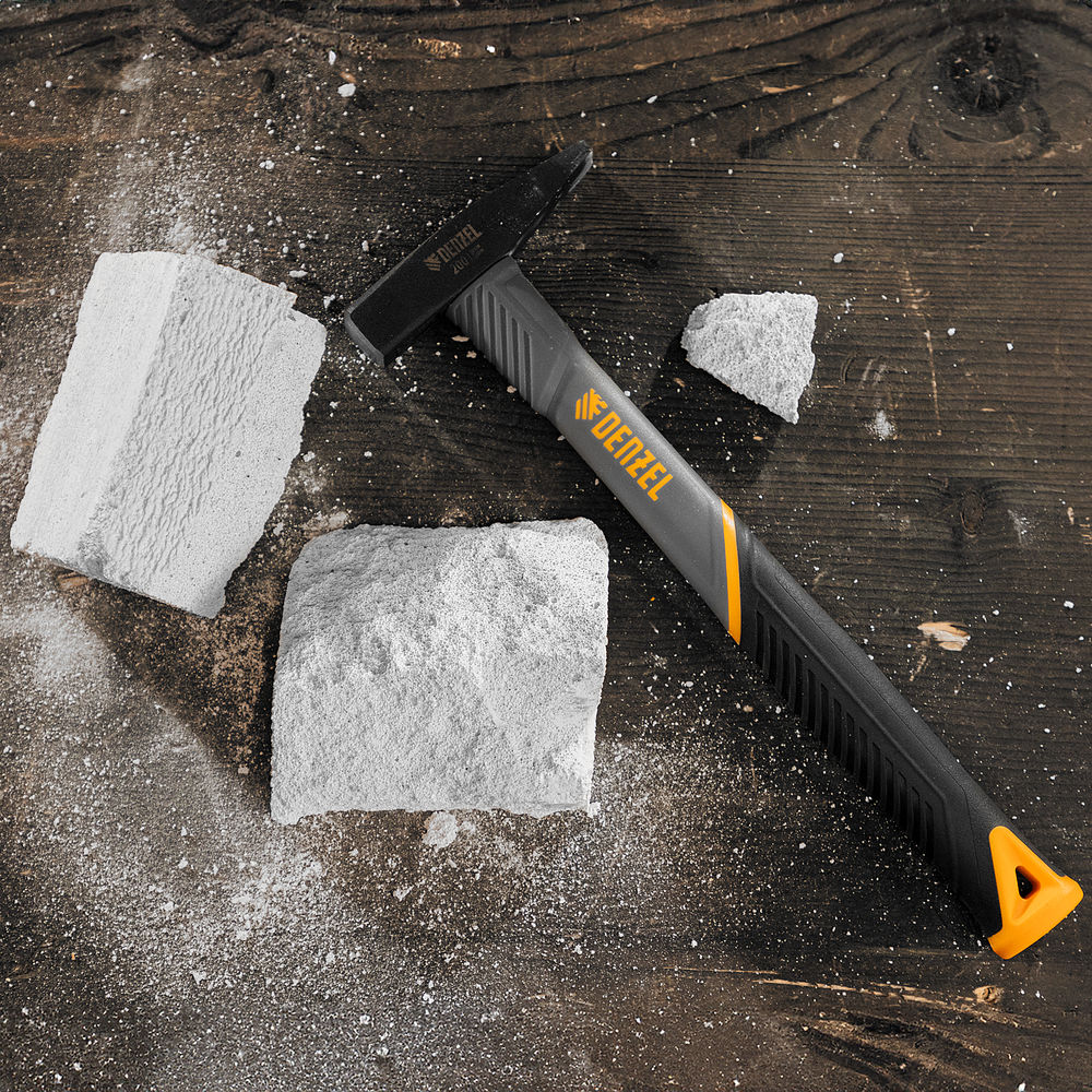 Молоток слесарный, 200 г, кованый, фибергласовая рукоятка c TPR покрытием Denzel (10482)