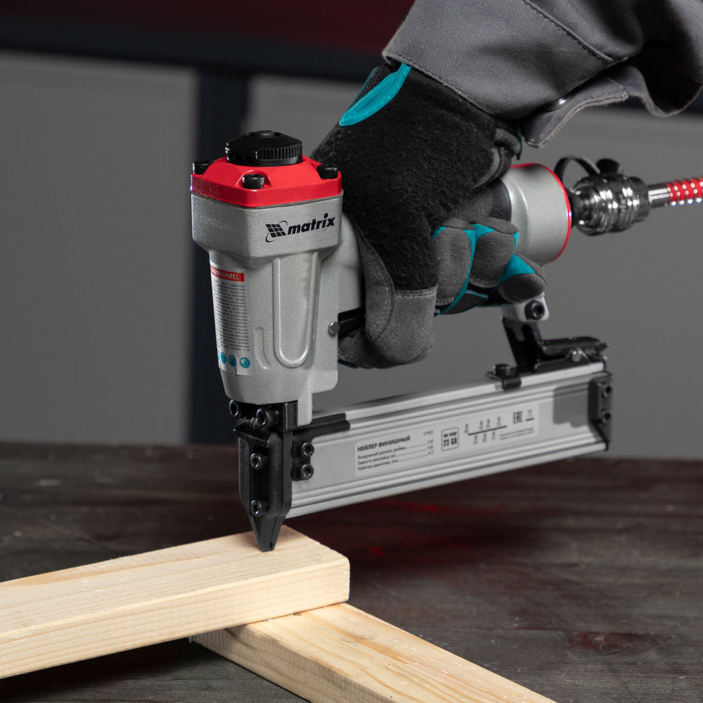 Нейлер финишный, шпилькозабивной пистолет, пневматический, гвоздь 23GA D 0.64 мм длина 10-30 мм Matrix (57425)