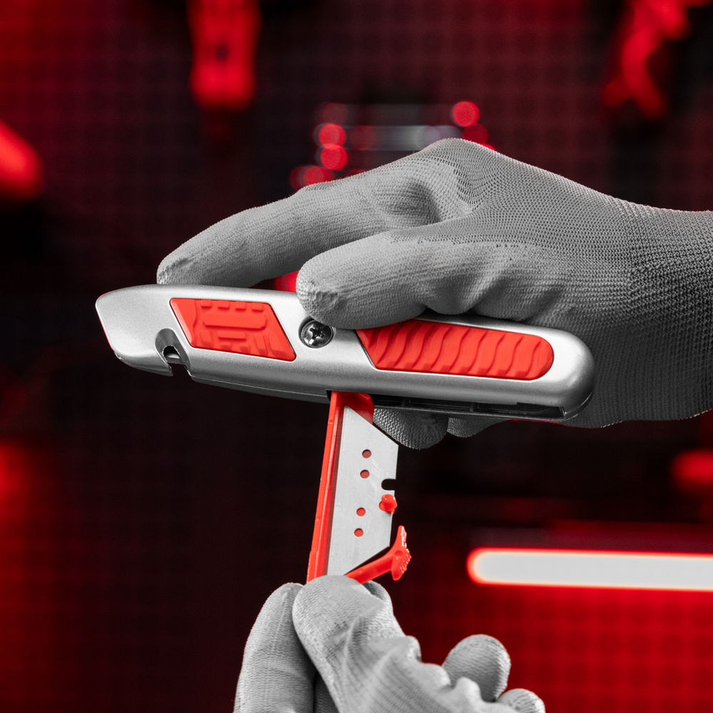 Нож, 19 мм, выдвижное трапециевидное лезвие, отделение для лезвий, метал. корпус Matrix (78967)