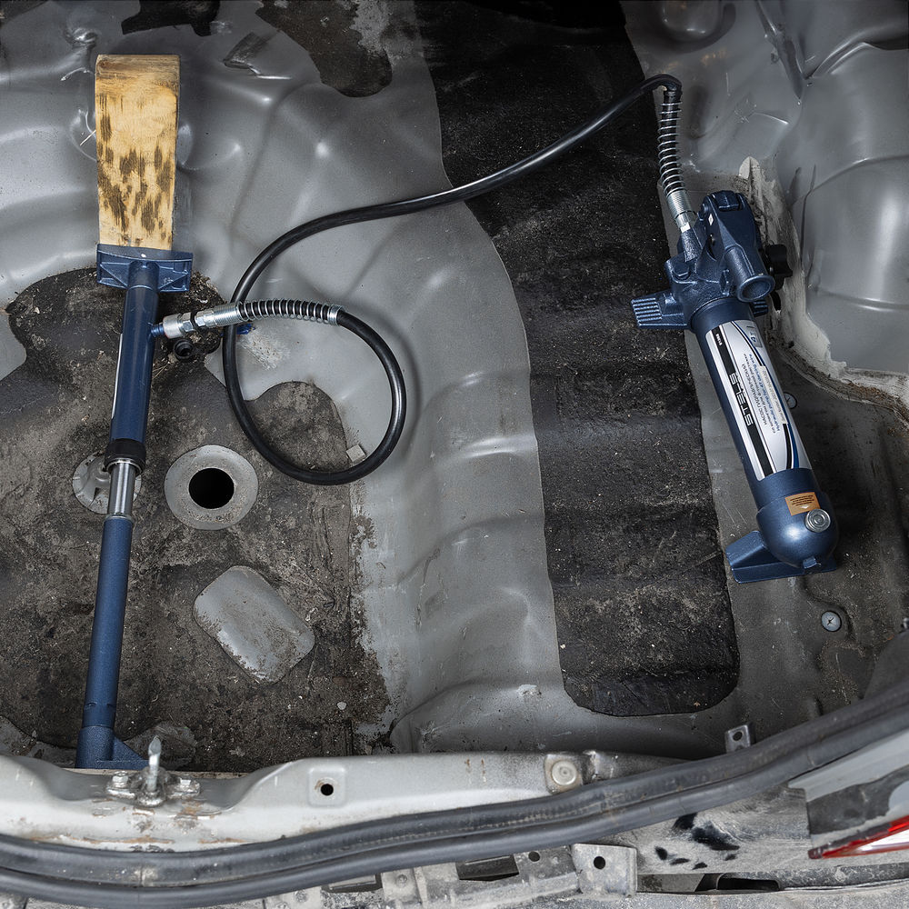 Растяжка гидравлическая, 4 т, набор из 17 предметов, 7 сменных насадок, в пластиковом кейсе Stels (51354)