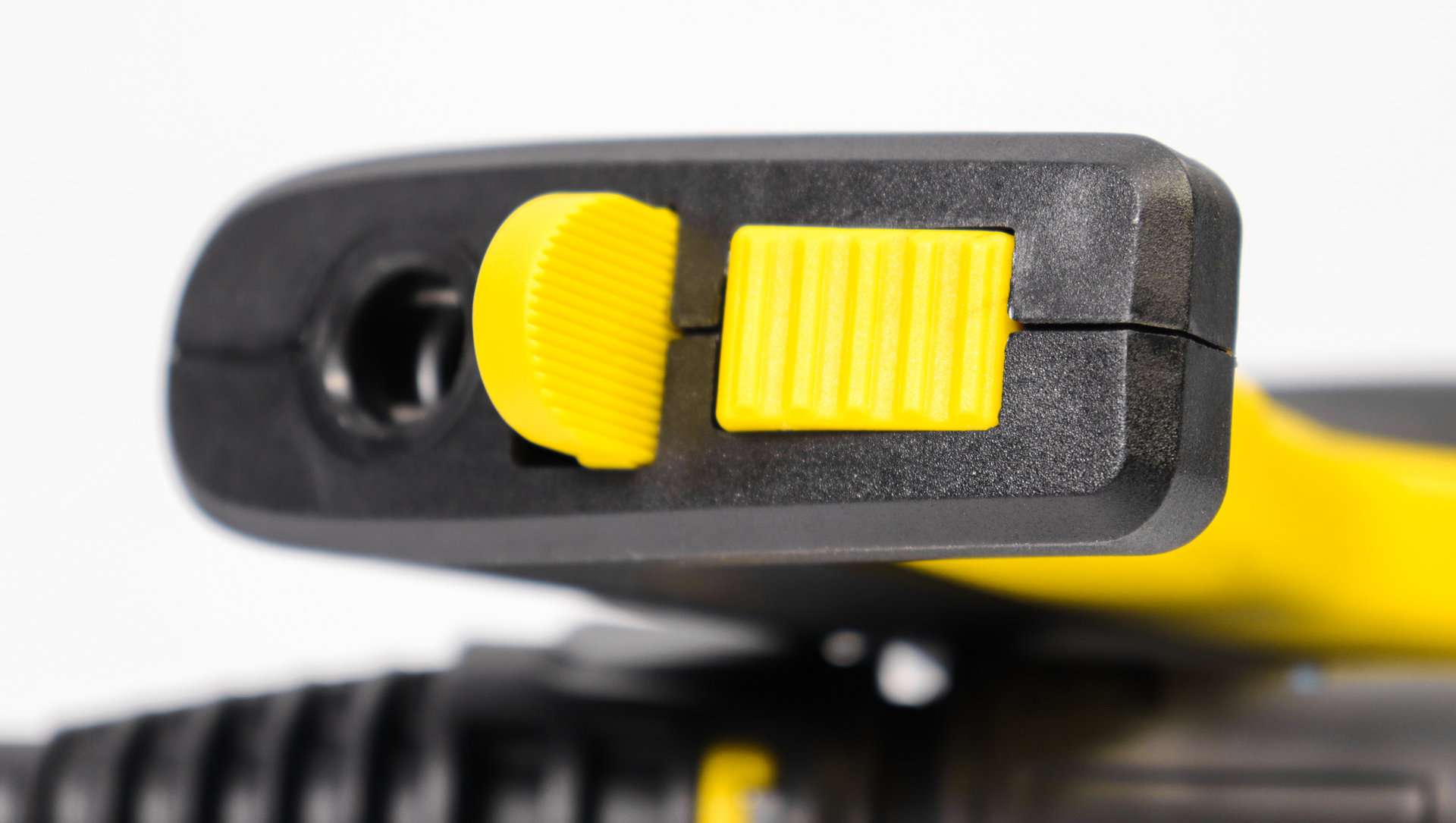 Мойка CHAMPION HP3180 (1,8кВт 100 бар t 40С 5,0л/мин 7,7кг синхронный, пеногенератор) (HP3180)