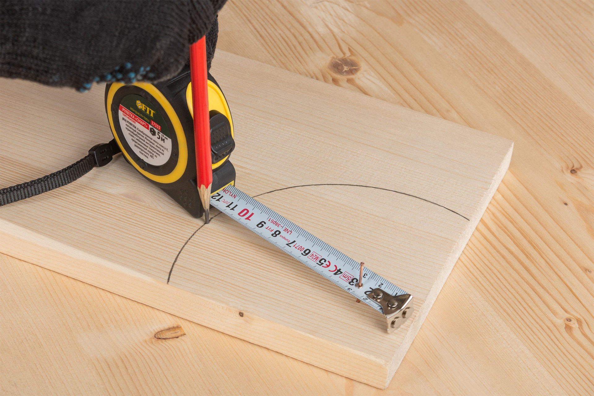 Рулетка Смарт, калибр.лента, нейлон.покр., магн.крючок, прорезиненный корпус 5 м х 19 мм