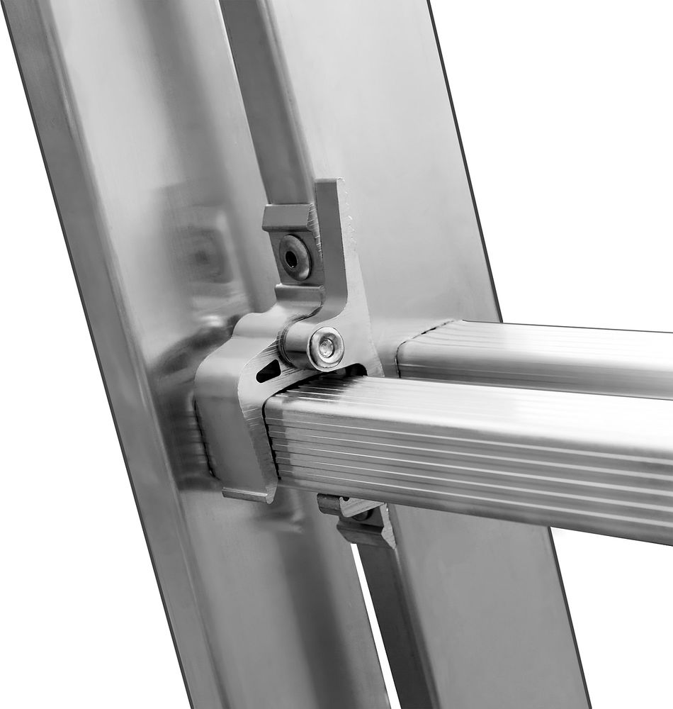 Алюминиевая трехсекционная лестница 7 ступеней со стабилизатором СИБИН 38833-07