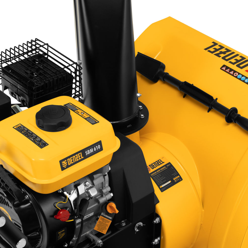 Бензиновая снегоуборочная машина SBM 610, 212 cc, ручной старт, фара Denzel (97653)