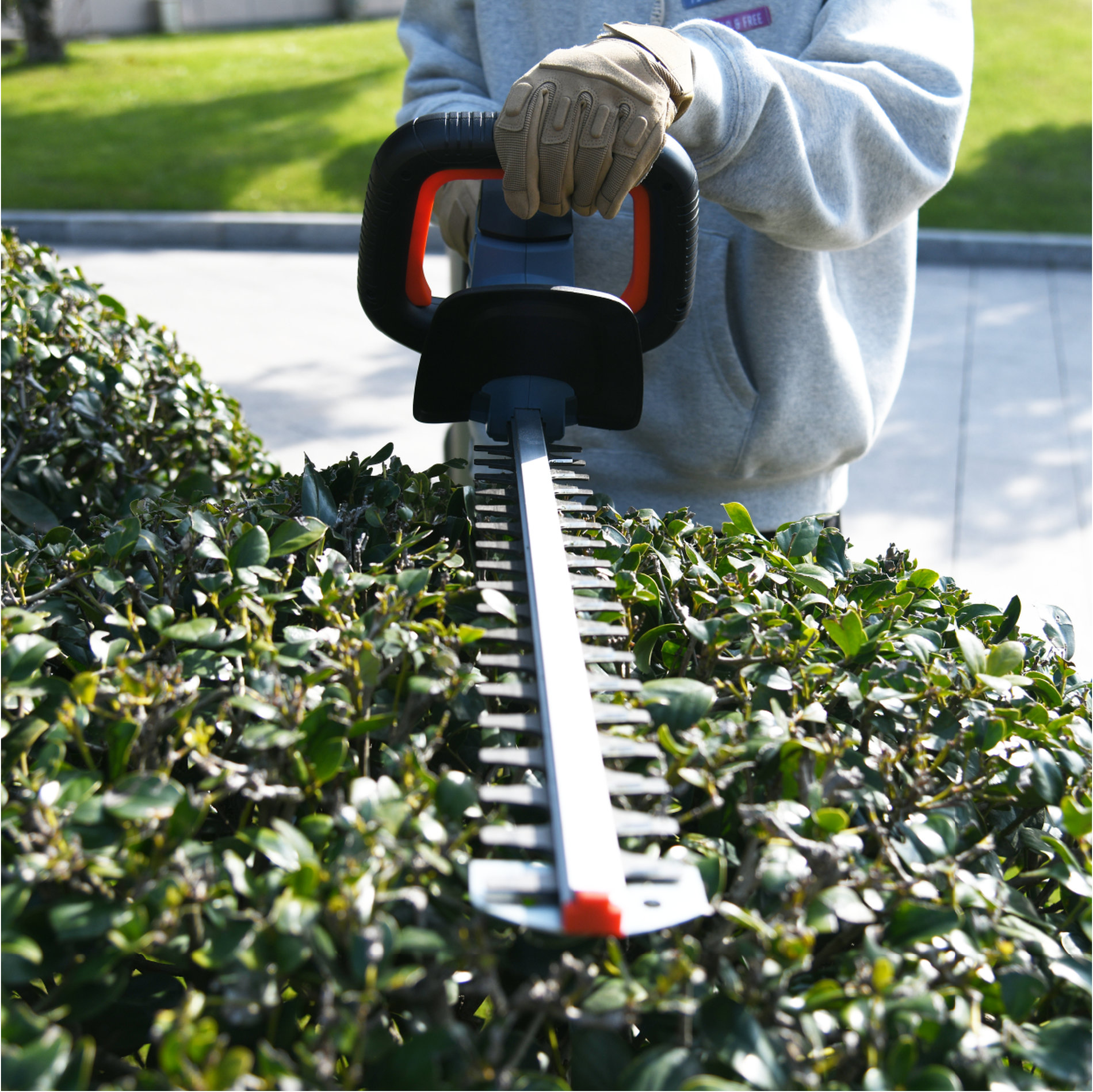 Кусторез аккумуляторный, серия X2, 20В, 55 см., 1 АКБ и ЗУ